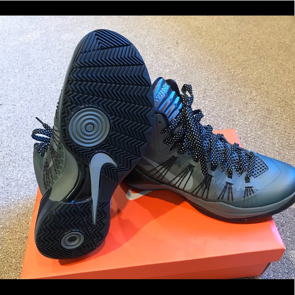 Brand New Nike Hyperdunk 2013 (size: M9)